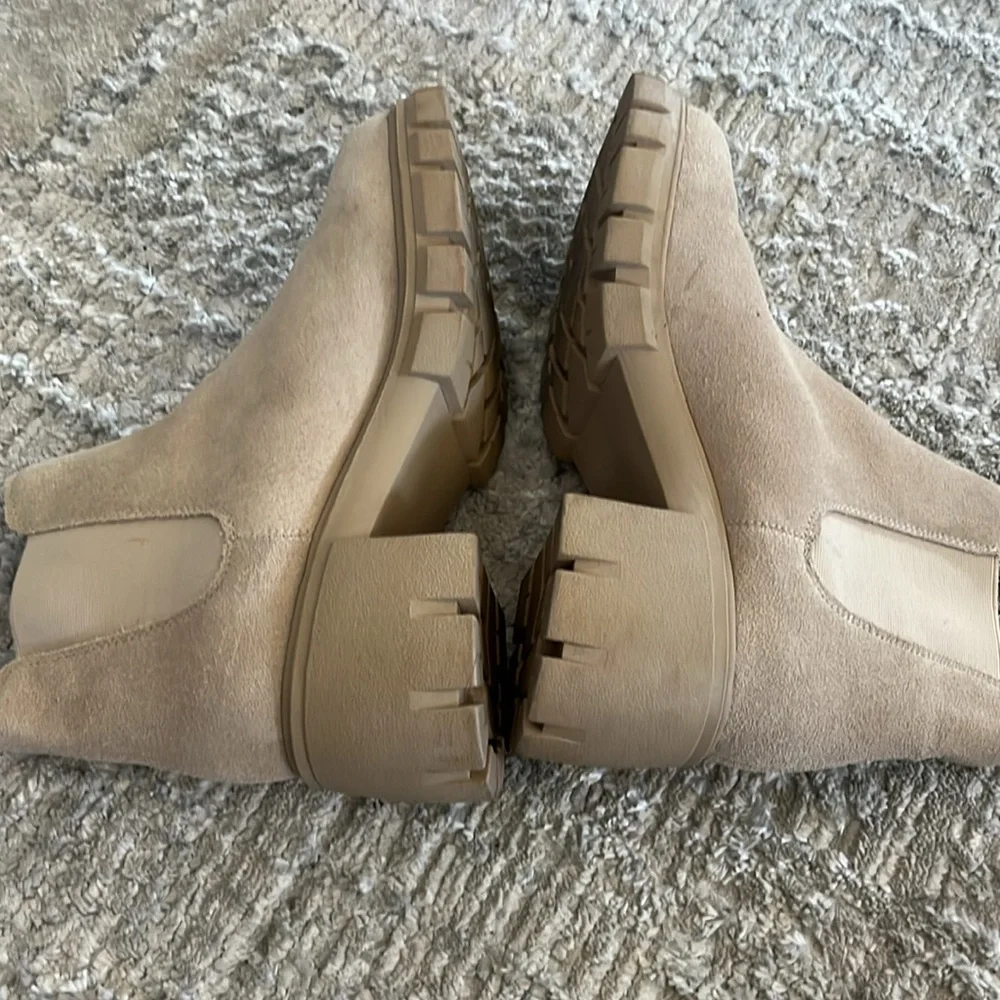 Steve Madden Howler Tan Leather Chelsea Ankle Boot Size 9 Chunky Heel Boho EUC